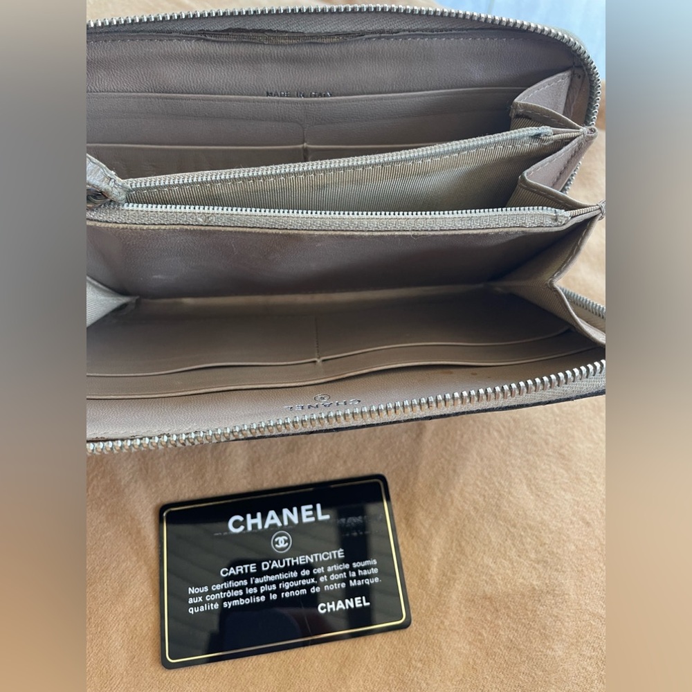 🔥CHANEL BUNDLE Black Bowler Bag AND Quilted Wallet with COAs🔥 - Picture 2 of 16